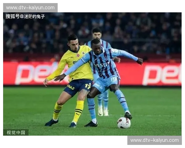 绿茵场上的碰撞:熊本的韧性与水户的锐气,一场不容错过的激情对决!